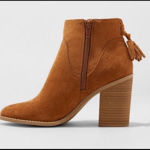 Universal Thread Clare Cognac Tassel Back Heel